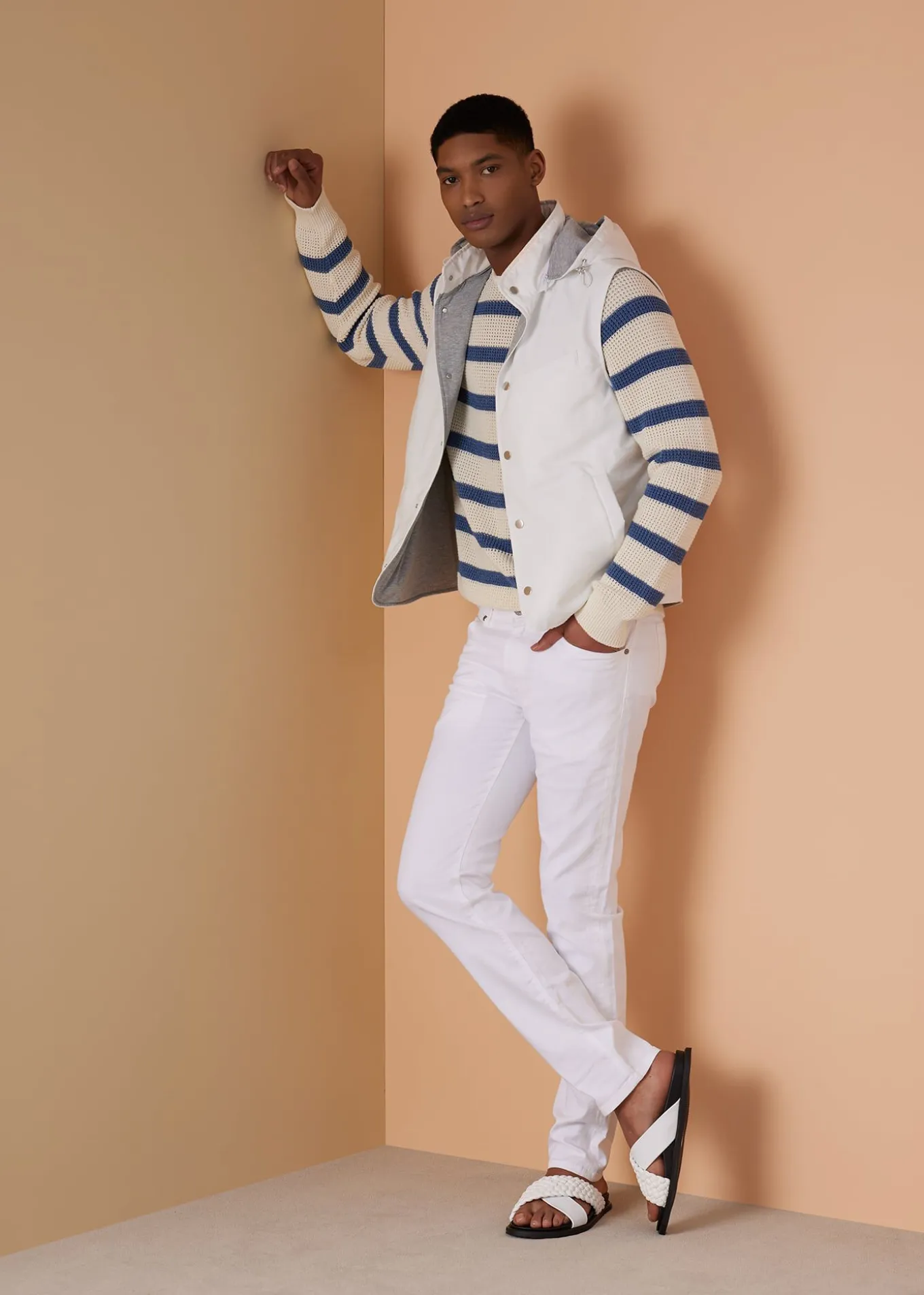 belsetta_vest_with_remova_7.webp Belsetta Vest With Removable Hood