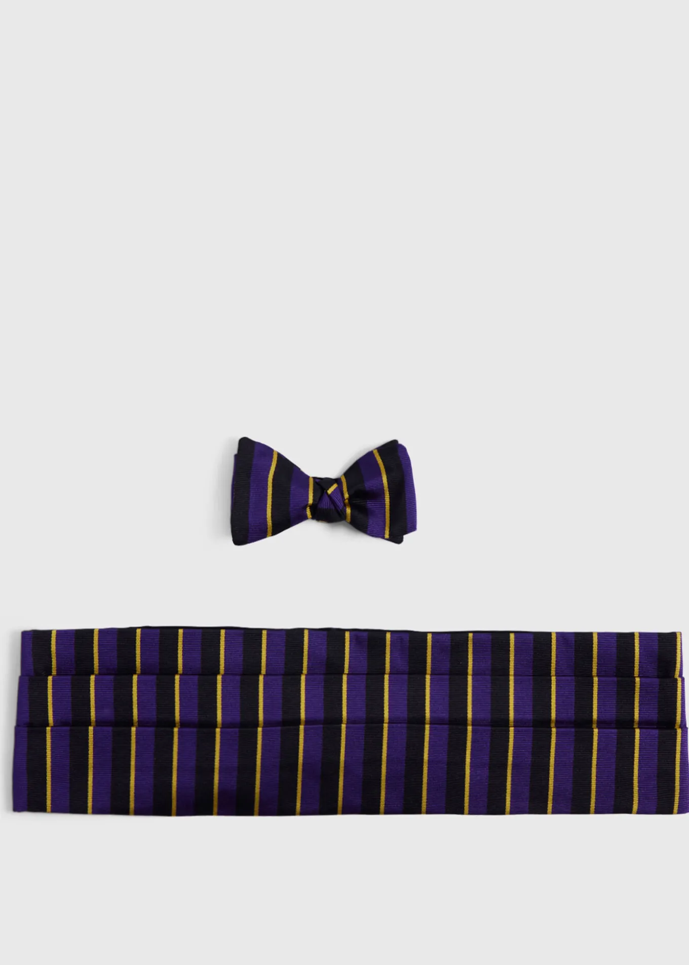 bow_tie__cummerbund_set_0.webp Bow Tie & Cummerbund Set