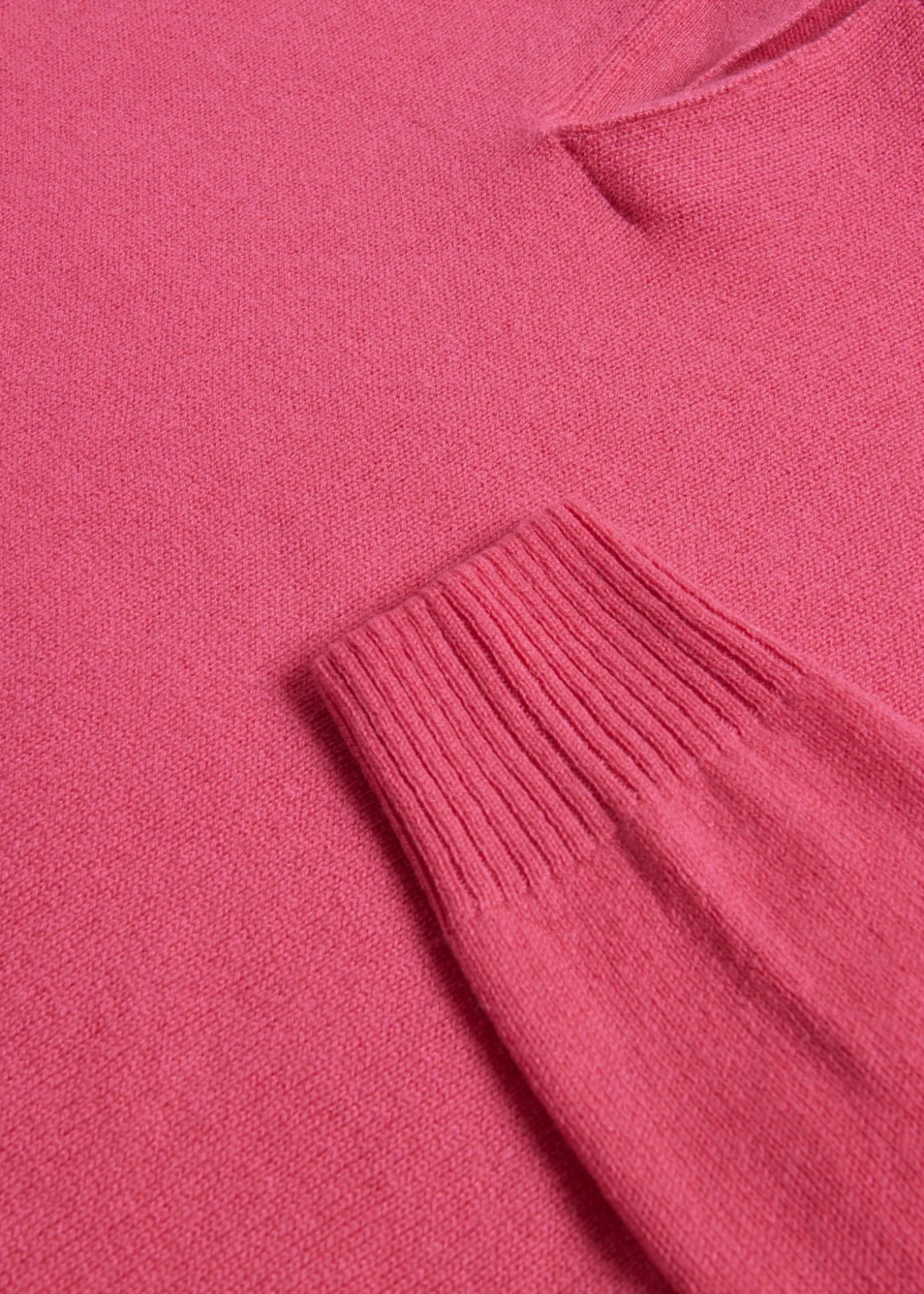cashmere_one_button_polo_1-1.webp Cashmere One Button Polo