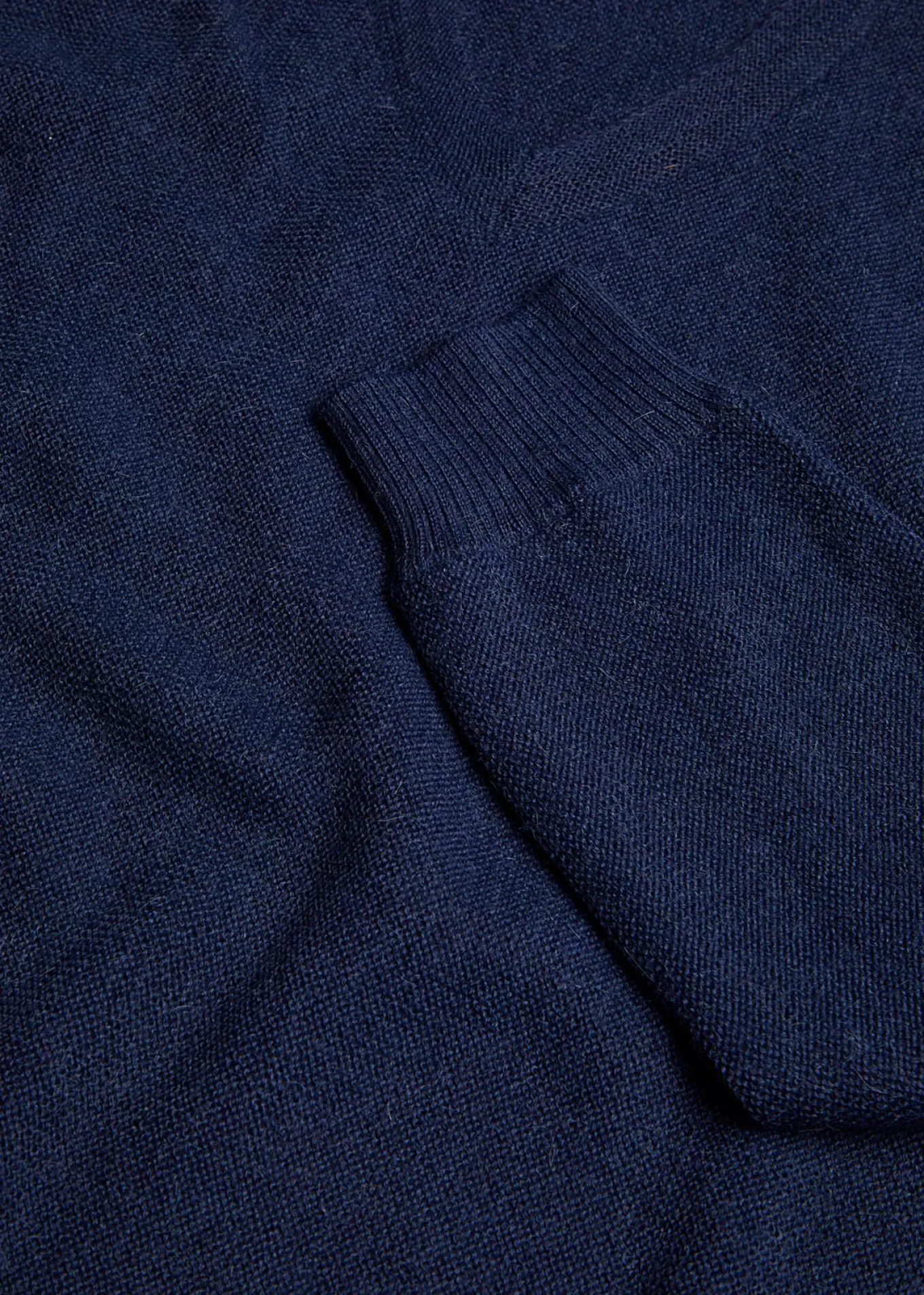 classic_alpaca_links_vnec_1-4.webp Classic Alpaca Links V-Neck Sweater