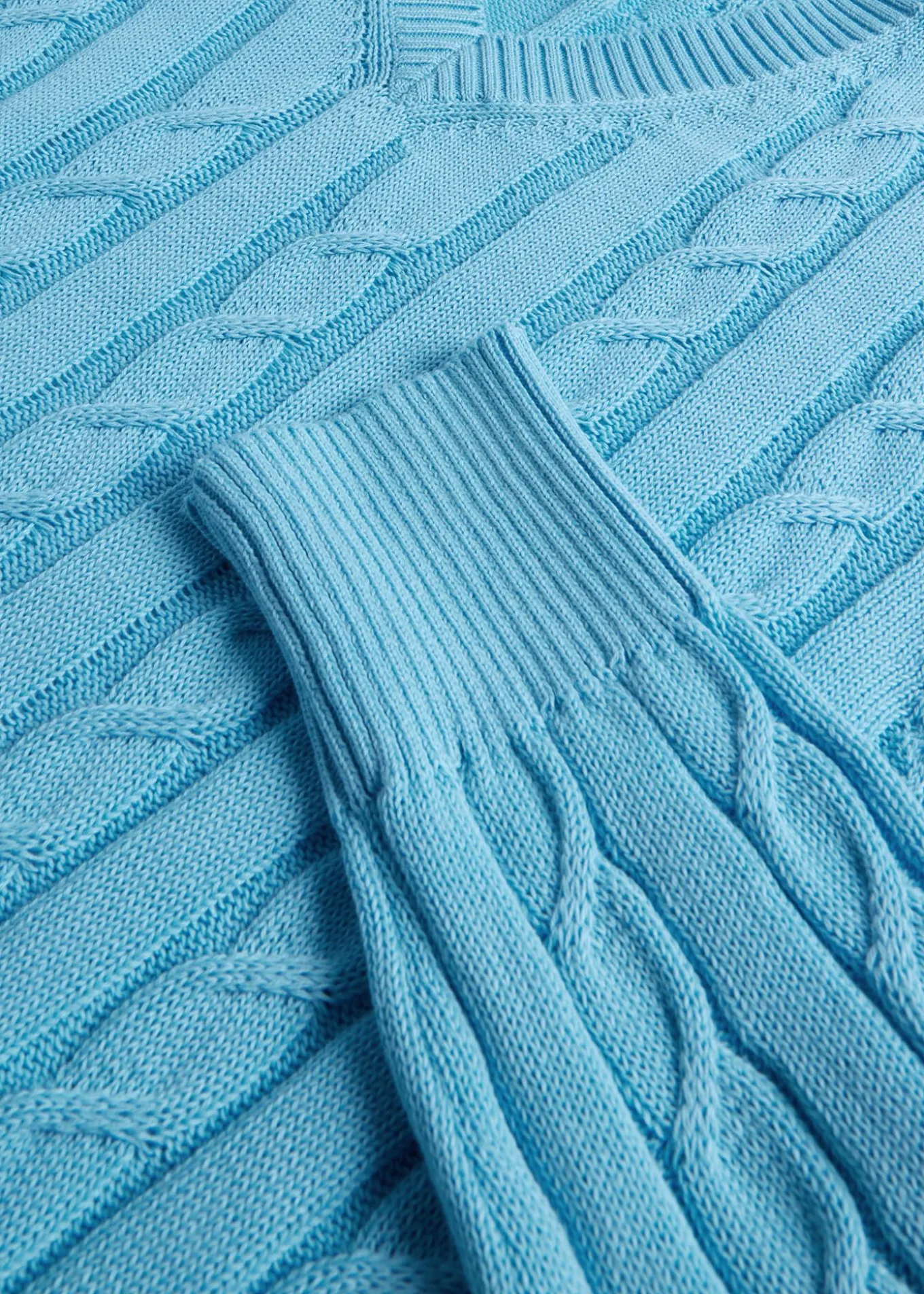 cotton_cable_vneck_pullov_1.webp Cotton Cable V-Neck Pullover