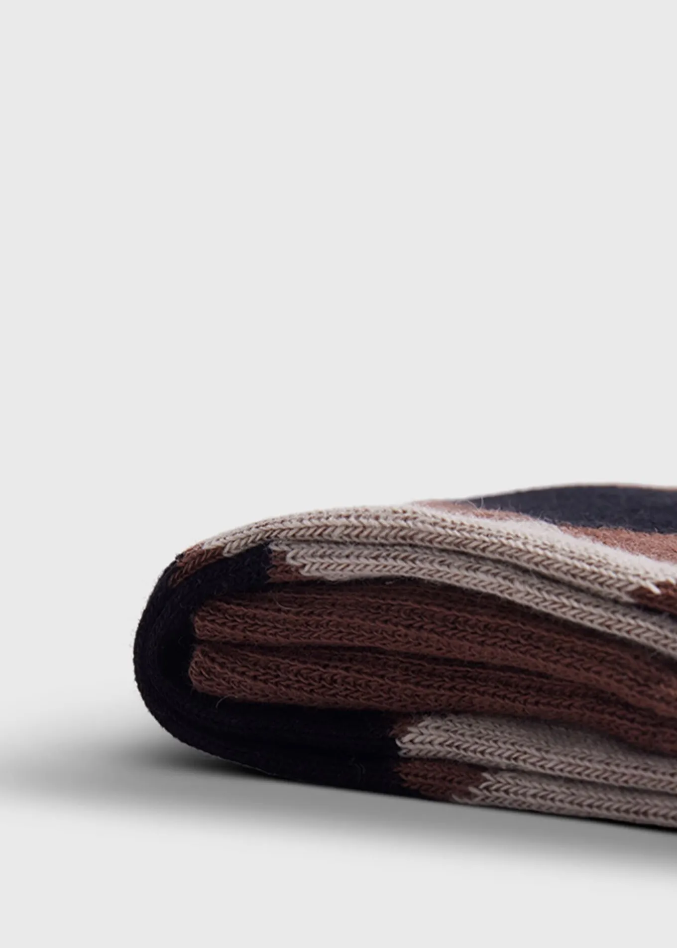 cotton_diamond_motif_sock_1-2.webp Cotton Diamond Motif Sock