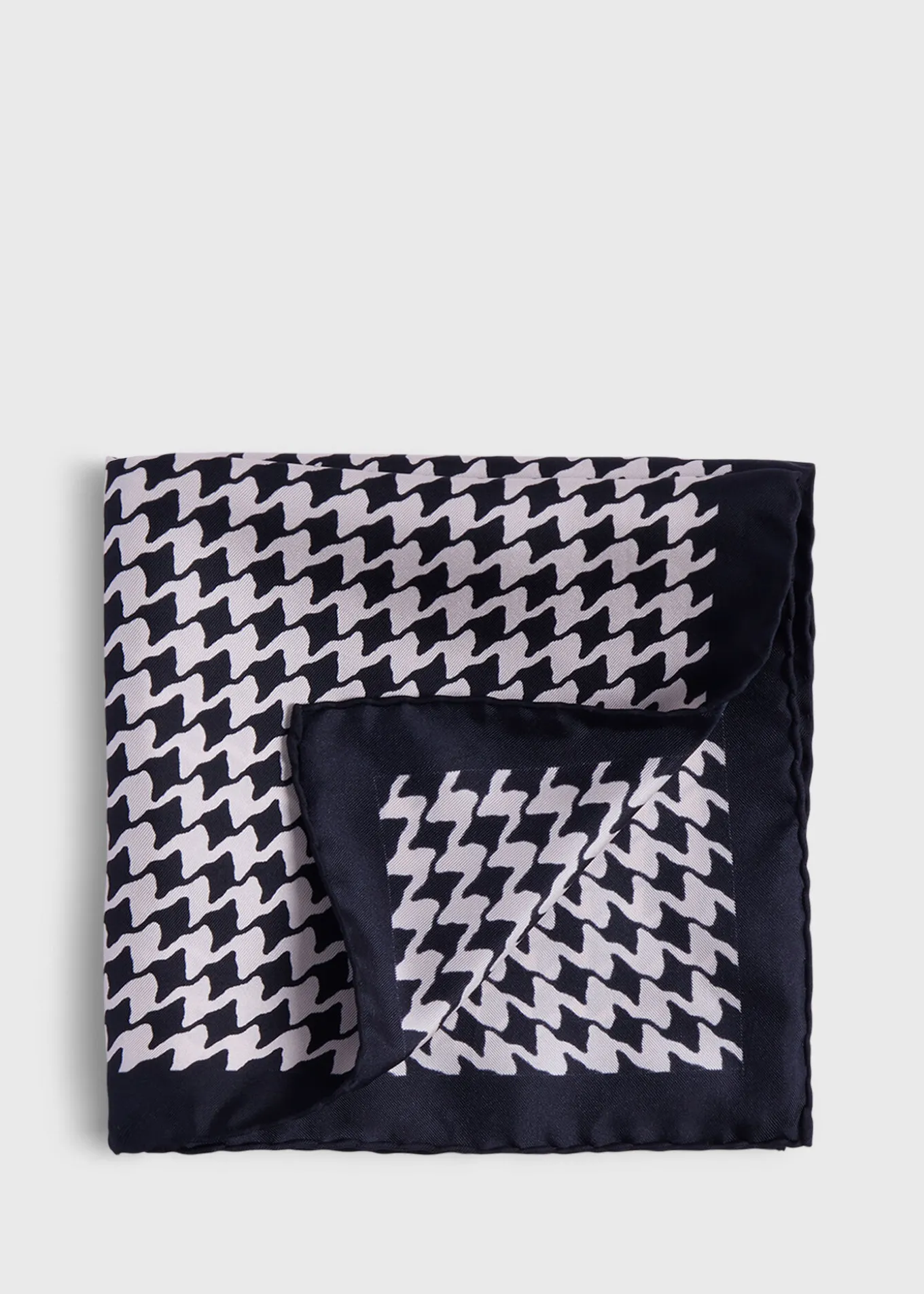 houndstooth_silk_pocket_s_0.webp Houndstooth Silk Pocket Square