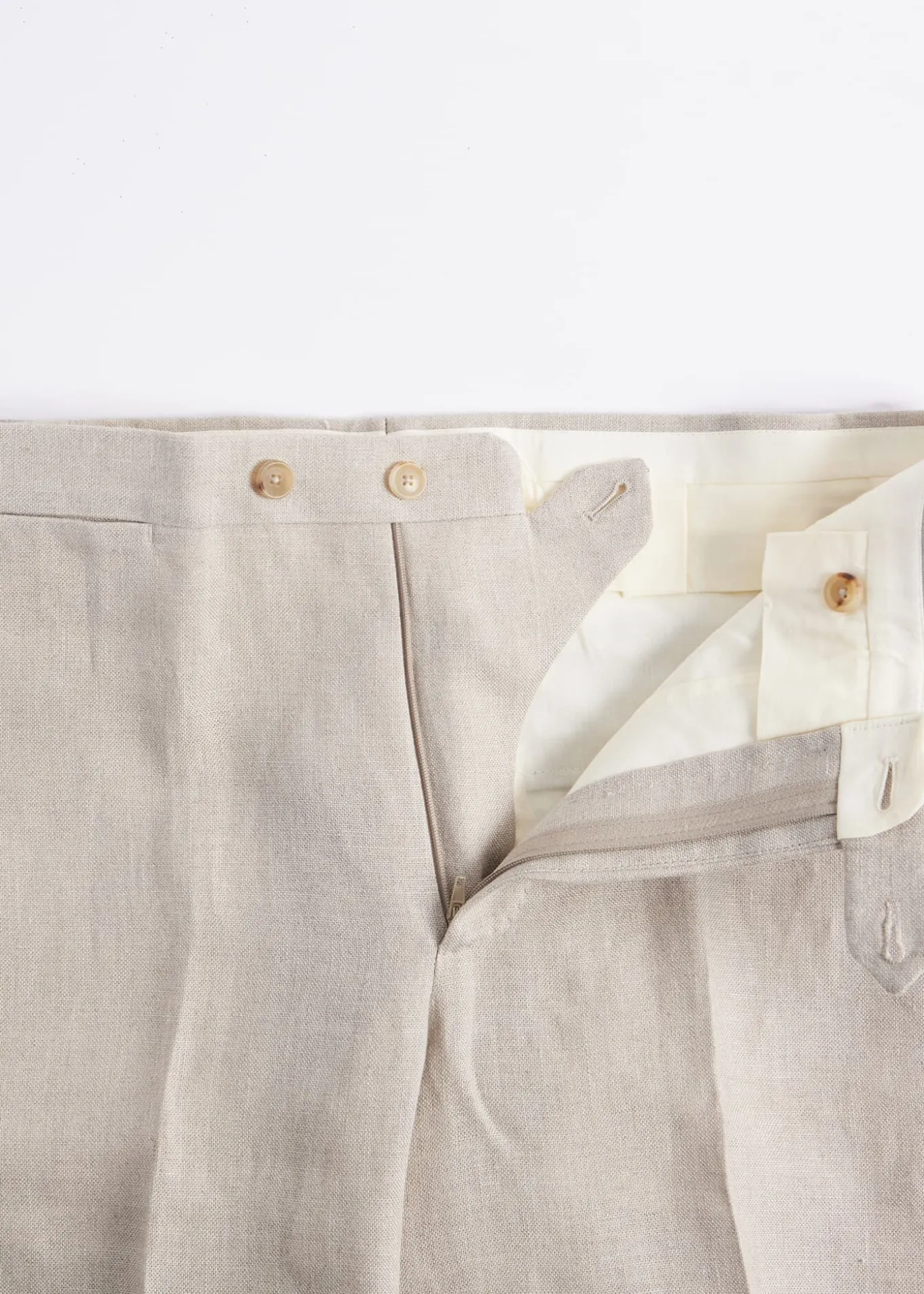 linen_bermuda_short_2.webp Linen Bermuda Short