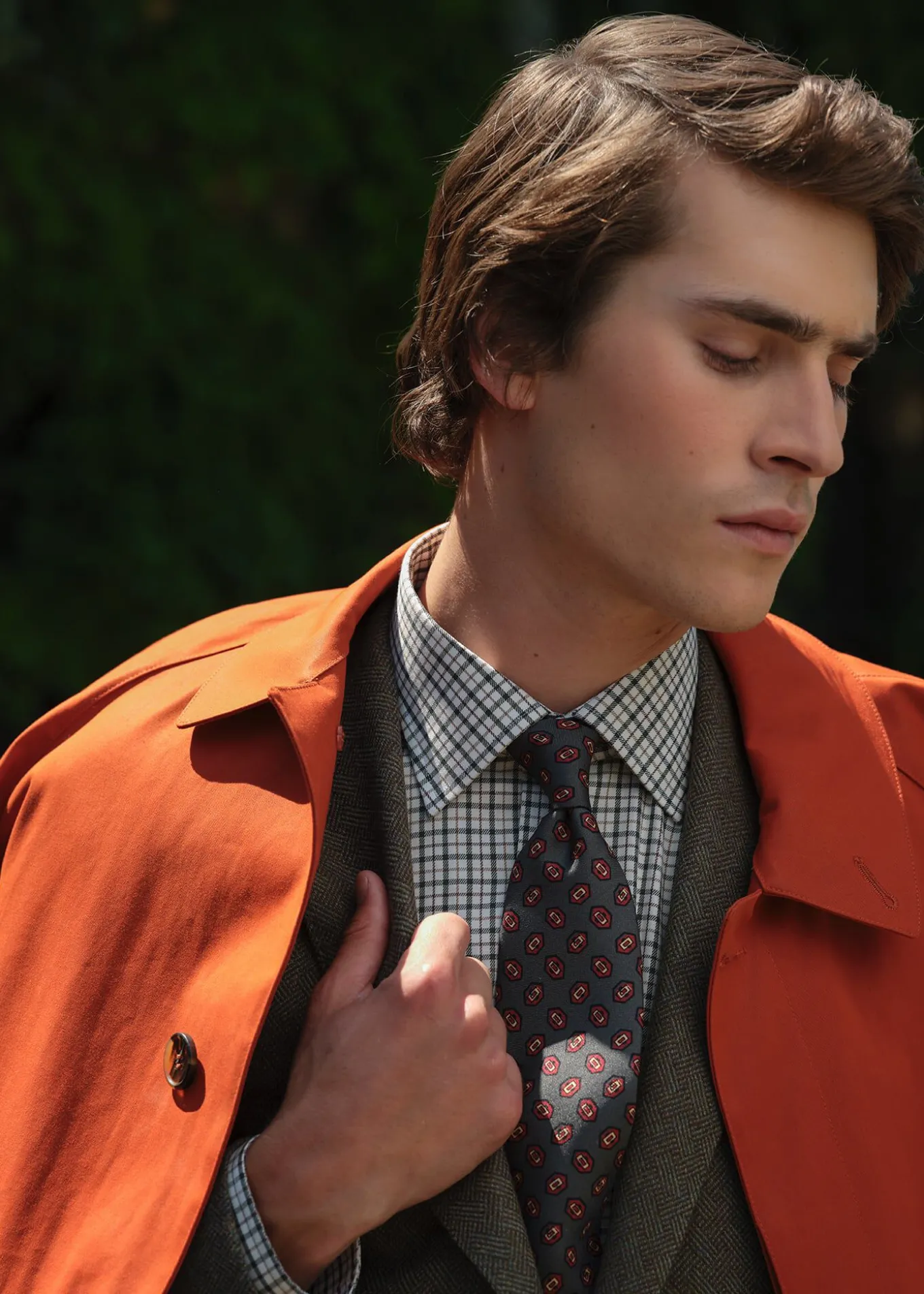 madder_silk_hexagon_print_1.webp Madder Silk Hexagon Print Tie