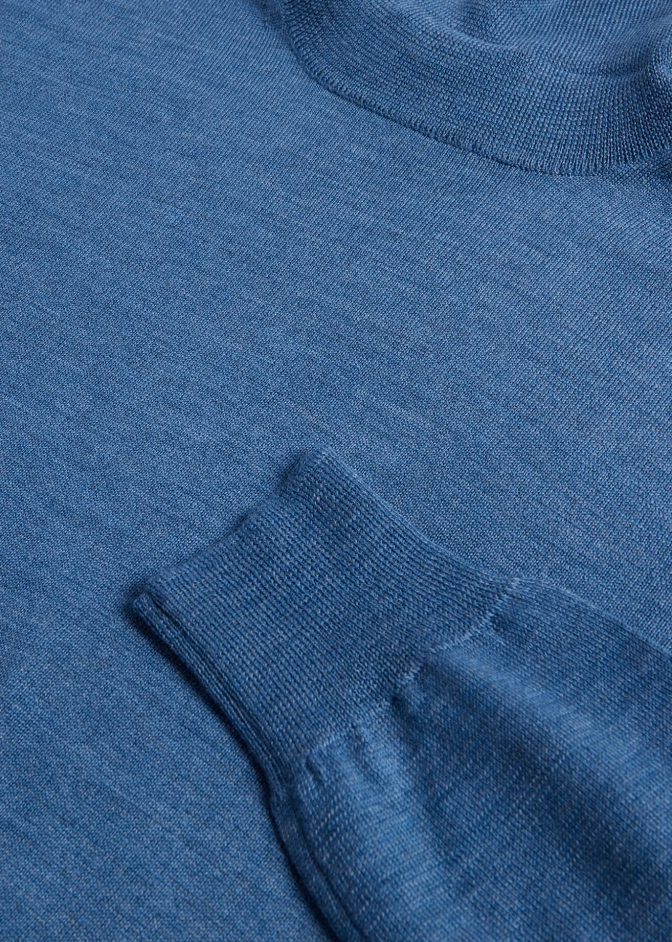 merino_wool_turtleneck_8.webp Merino Wool Turtleneck