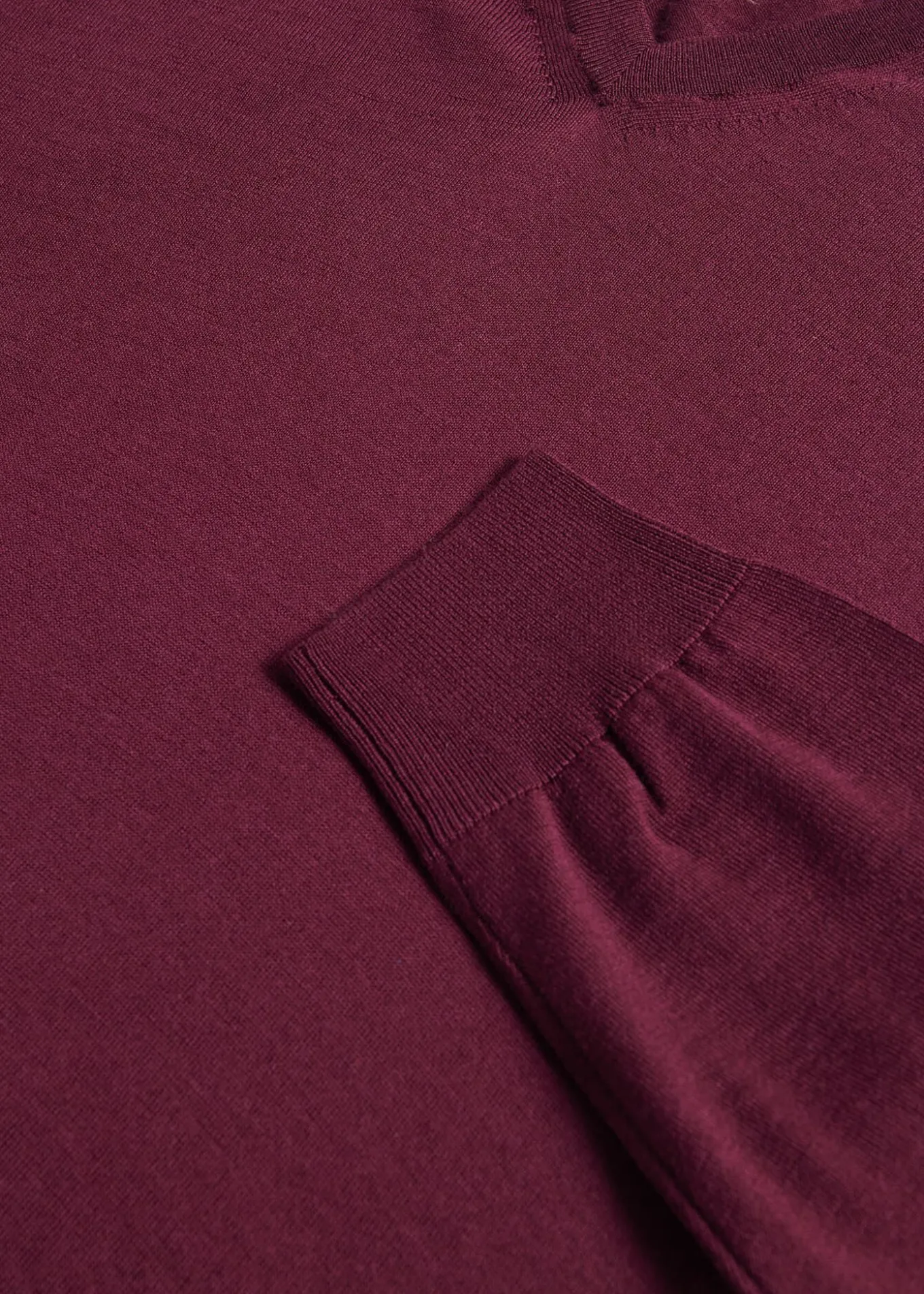 merino_wool_vneck_sweater_1-3.webp Merino Wool V-neck Sweater