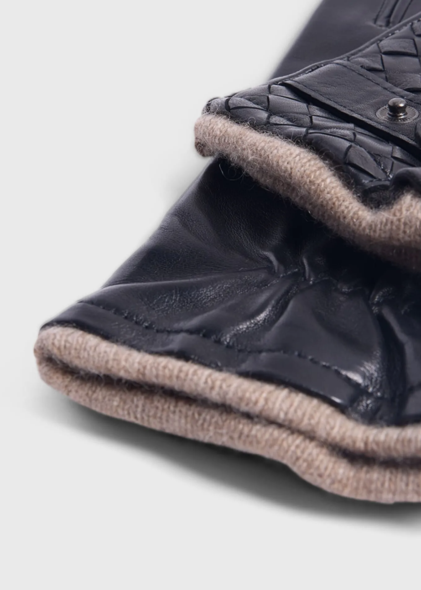 nappa_leather_cross_stitc_1.webp Nappa Leather Cross Stitch Glove