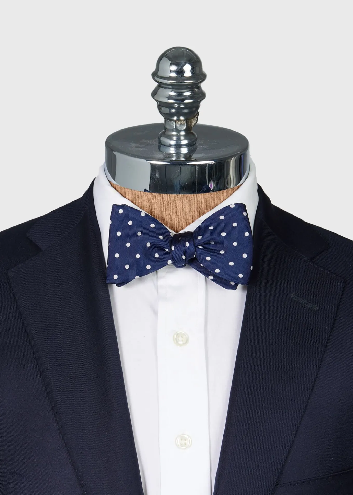 printed_silk_dot_bow_tie_1.webp Printed Silk Dot Bow Tie