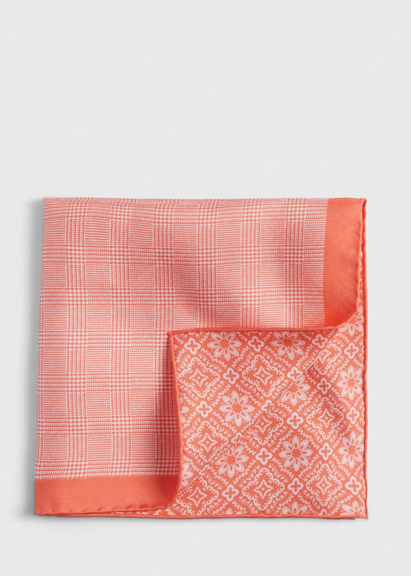 reversible_silk_plaid_poc_0-1.webp Reversible Silk Plaid Pocket Square