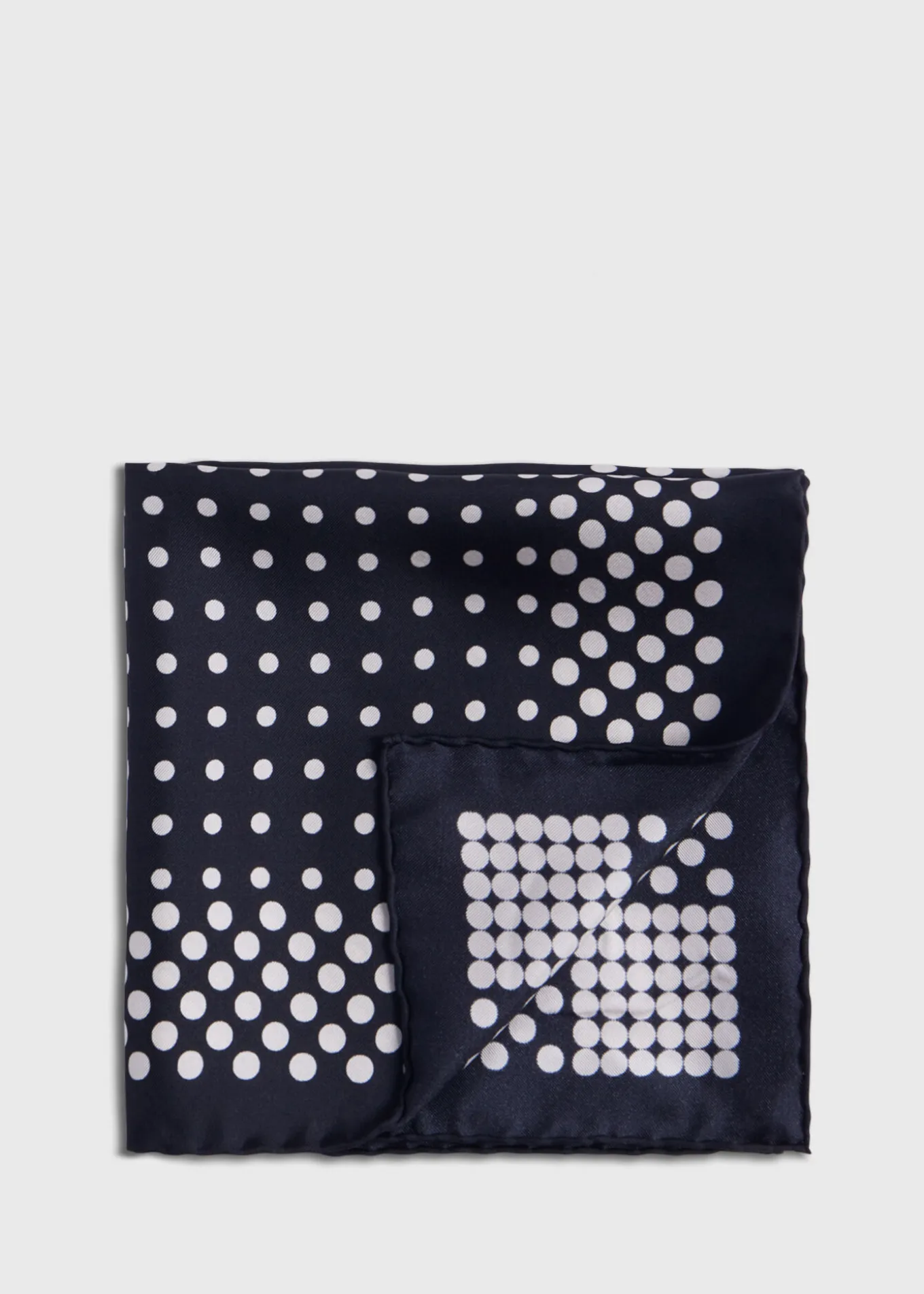 silk_twill_dot_pocket_squ_0-1.webp Silk Twill Dot Pocket Square