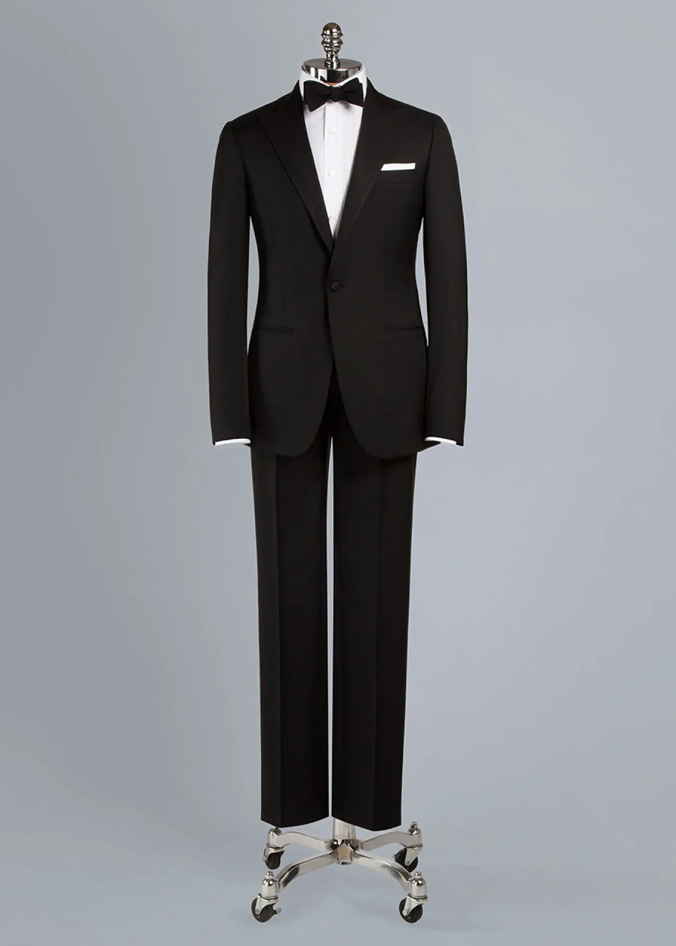 super_s_wool_peak_lapel_t_1.webp Super 110s Wool Peak Lapel Tuxedo