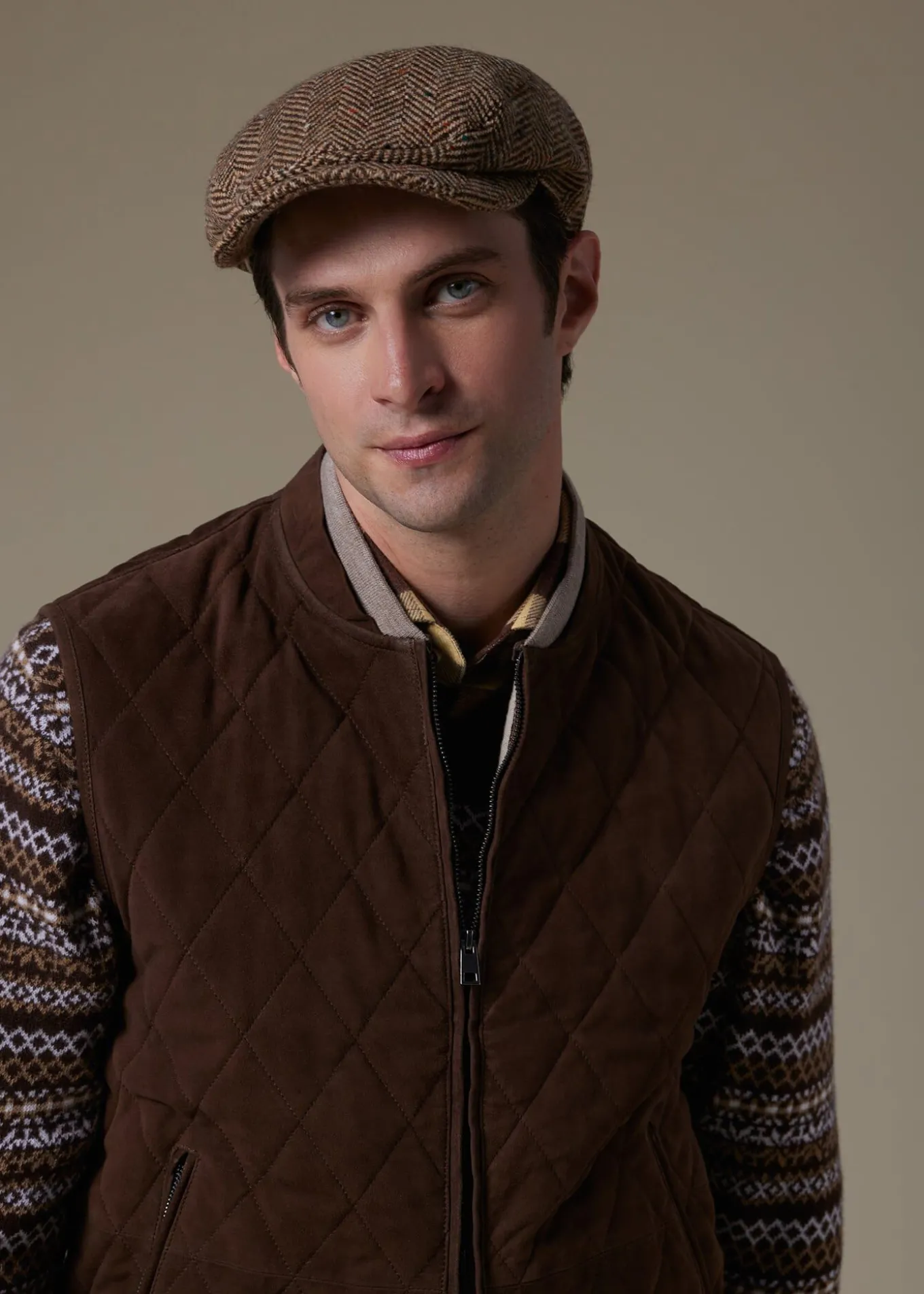 wool__cashmere_fair_isle__2.webp Wool & Cashmere Fair Isle V-Neck Sweater